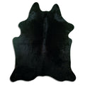 Peau de vache noire d’environ 200 × 160 cm, vue de dessus : exactement la peau que vous recevez