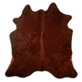 Peau de vache marron d’environ 180 × 180 cm, vue de dessus : exactement la peau que vous recevez