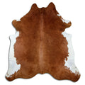Peau de vache marron d’environ 210 × 200 cm, vue de dessus : exactement la peau que vous recevez