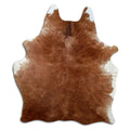 Peau de vache marron d’environ 200 × 160 cm, vue de dessus : exactement la peau que vous recevez