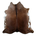 Peau de vache marron d’environ 210 × 200 cm, vue de dessus : exactement la peau que vous recevez