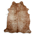 Peau de vache marron d’environ 210 × 180 cm, vue de dessus : exactement la peau que vous recevez