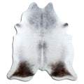 Peau de vache grise d’environ 230 × 210 cm, vue de dessus : exactement la peau que vous recevez