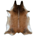 Peau de vache marron d’environ 240 × 190 cm, vue de dessus : exactement la peau que vous recevez