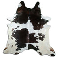 Peau de vache tricolore d’environ 230 × 220 cm, vue de dessus : exactement la peau que vous recevez