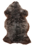 Peau de mouton multicolore britannique d’environ 110 × 60 cm, vue de dessus : exactement la peau que vous recevez