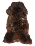 Peau de mouton marron d’environ 130 × 65 cm, vue de dessus : exactement la peau que vous recevez