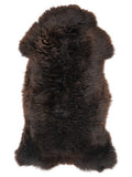 Peau de mouton marron d’environ 120 × 60 cm, vue de dessus : exactement la peau que vous recevez