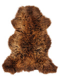 Peau de mouton marron d’environ 120 × 70 cm, vue de dessus : exactement la peau que vous recevez