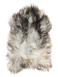 Peau de mouton islandaise grise d’environ 120 × 80 cm, vue de dessus : exactement la peau que vous recevez