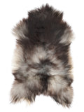 Peau de mouton islandaise grise d’environ 130 × 75 cm, vue de dessus : exactement la peau que vous recevez