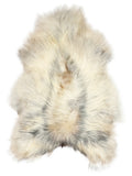 Peau de mouton islandaise grise d’environ 130 × 80 cm, vue de dessus : exactement la peau que vous recevez