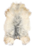 Peau de mouton islandaise grise d’environ 130 × 80 cm, vue de dessus : exactement la peau que vous recevez
