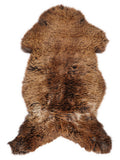 Peau de mouton marron d’environ 120 × 60 cm, vue de dessus : exactement la peau que vous recevez