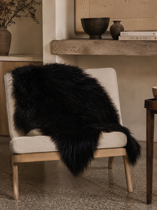 Peau de mouton islandaise noire