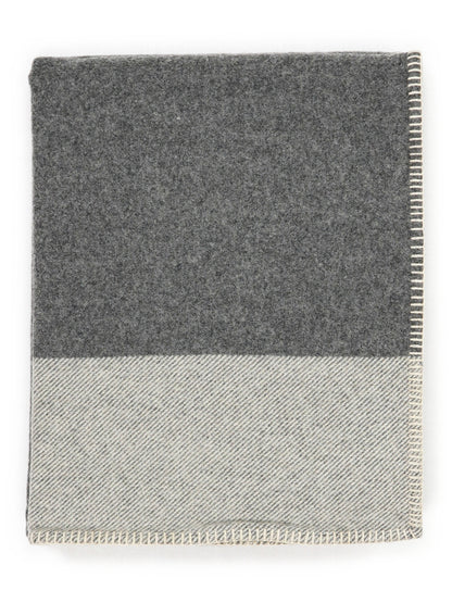 Couverture « Hytte », Gris foncé, plié