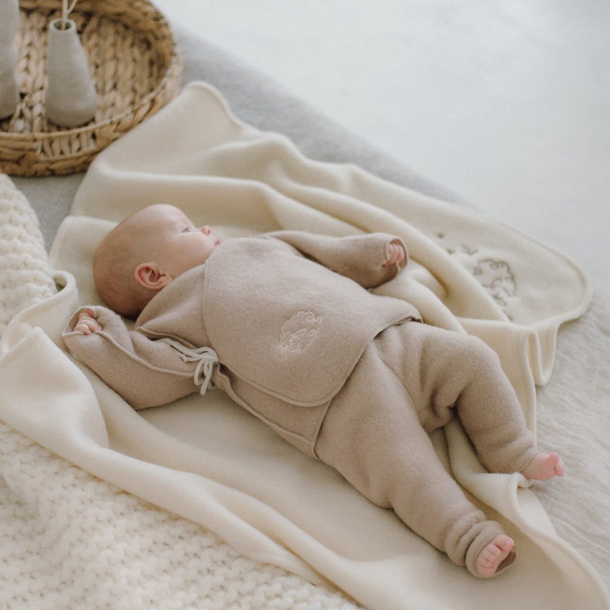 Couverture bébé en mérinos « Mouton » écru