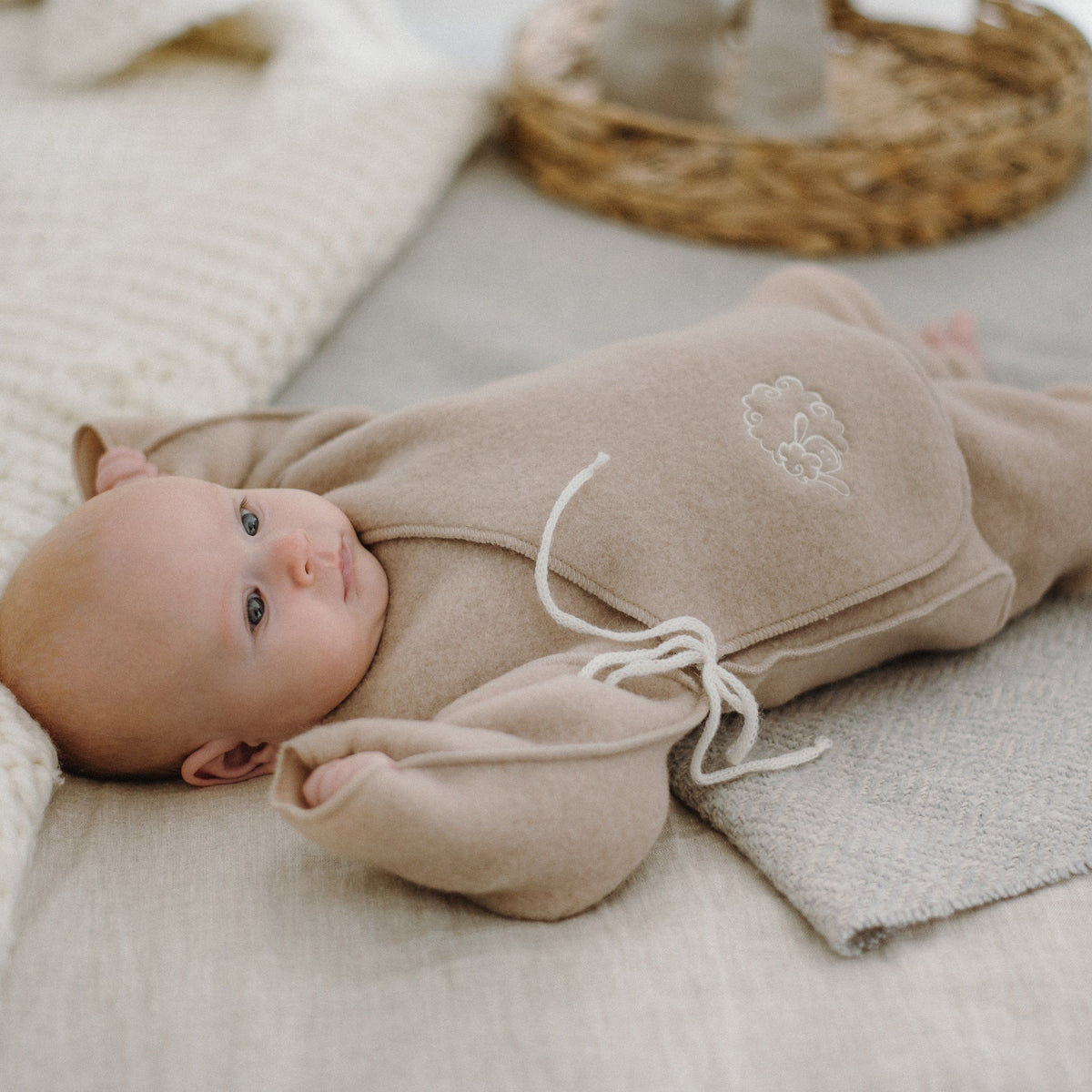 Gilet bébé « Mouton » avec broderie; beige