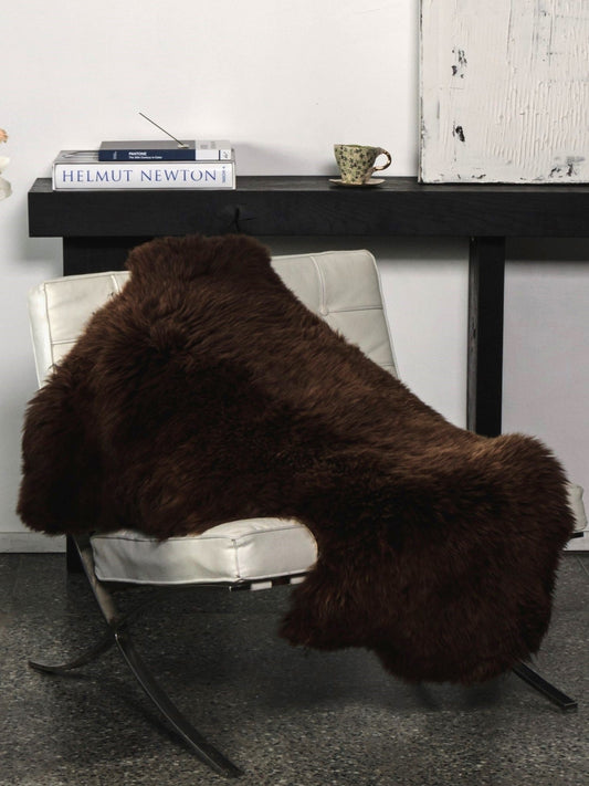 Peau de mouton brun foncé